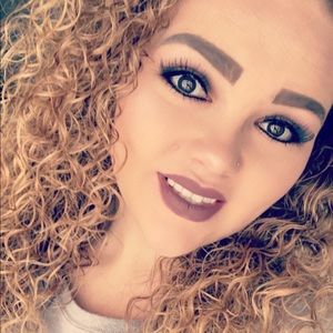 Meet your Posher, Aashley